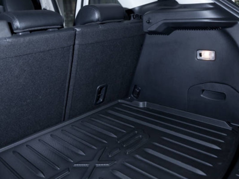 korito prtljažnika automobila odgovara modelu vozila