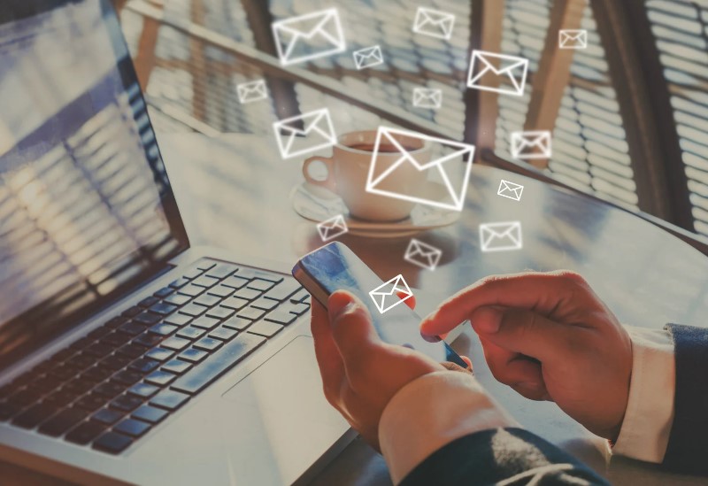 E-mail hosting vam omogućuje slanje, primanje i pohranjivanje svih vaših e-poruka